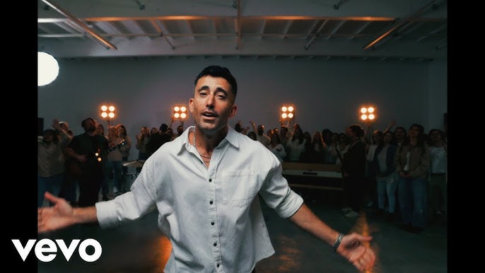 Phil Wickham – What An Awesome God