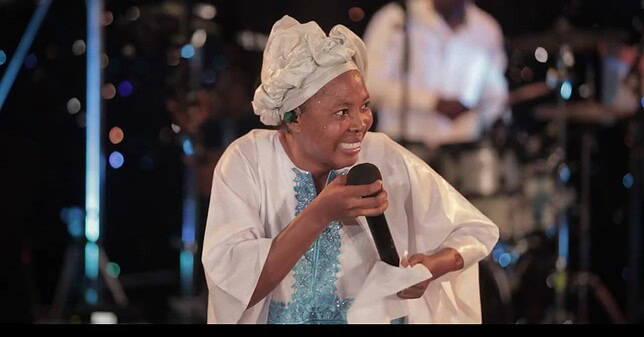 Chantre Ayawovi – Praise Medley